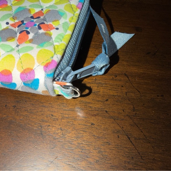 Vera Bradley Quilted Wallet Womens Sz 8x4 In Grey Floral Pattern - Picture 4 of 5